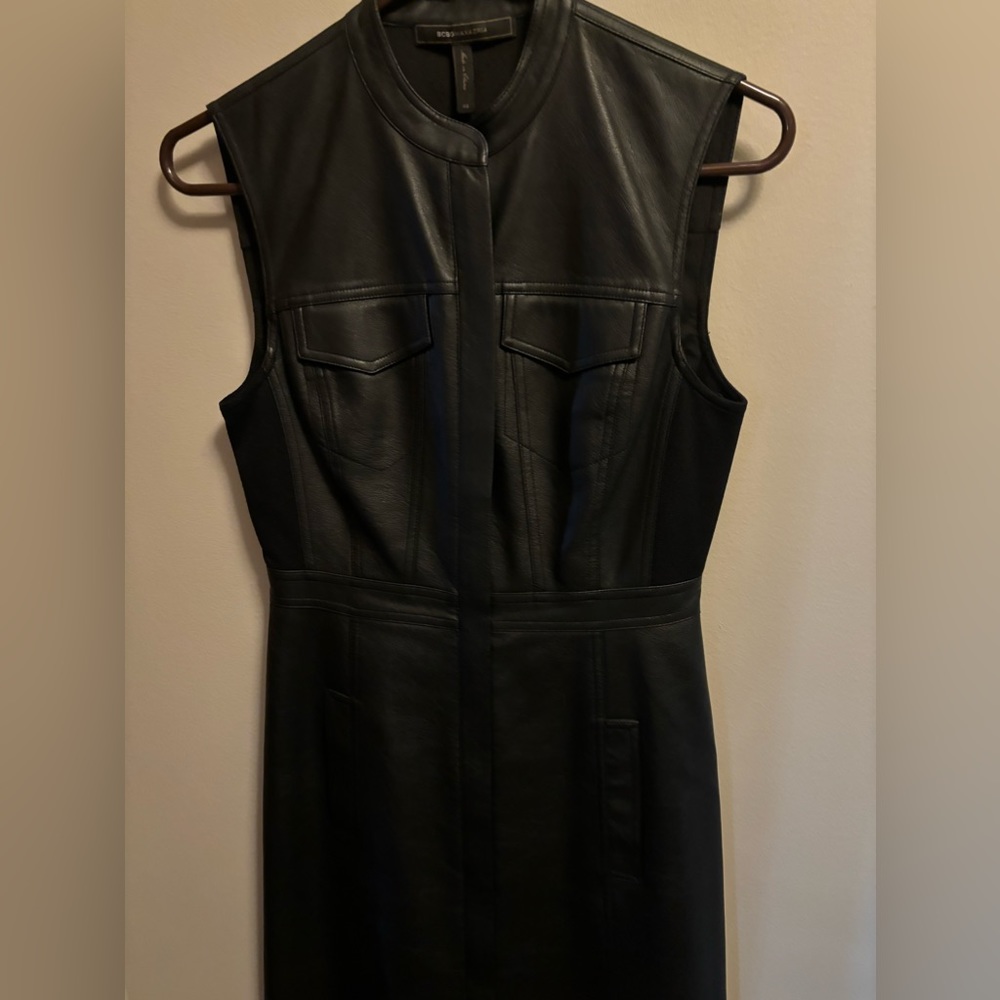 Sleeveless dress/ faux leather